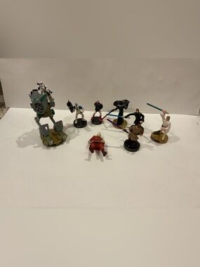 Star Wars Attackback Game Pieces Lot of Seven and Takeel Figure